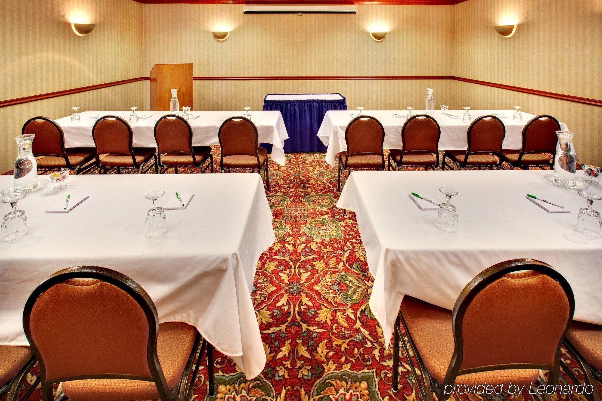 Hotel Doubletree By Hilton Sioux 3*